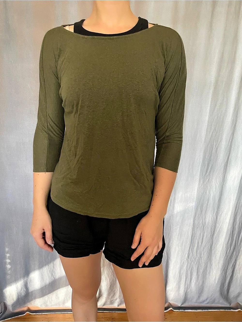 Denver Hayes Olive 3/4 Sleeve Top Size Small Like New